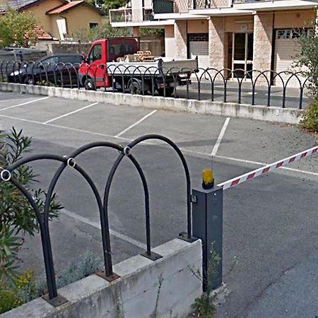 Posto Auto Gratuito Relax A 30 Metri Dal Mare Apartman Riva Ligure Kültér fotó