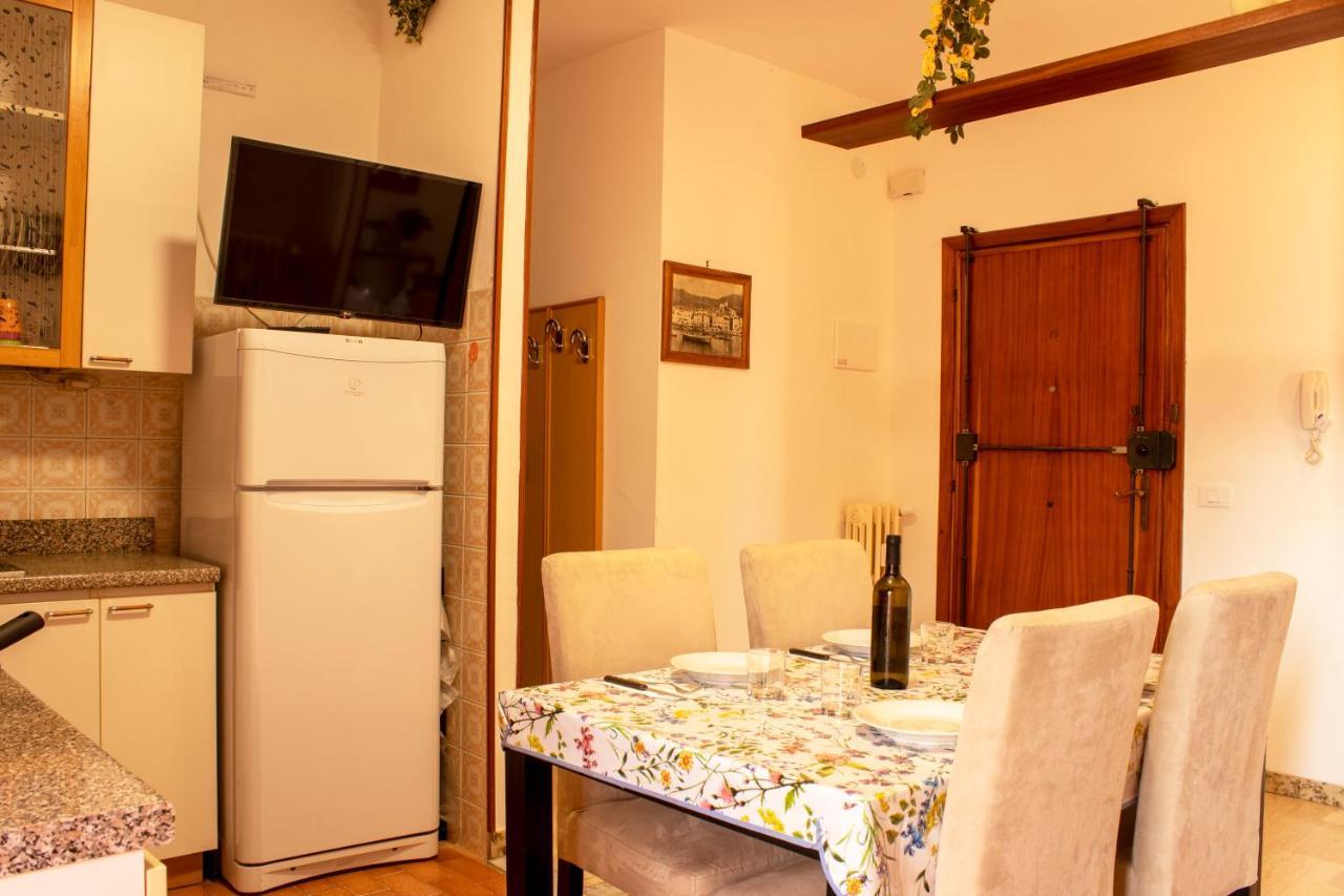 Posto Auto Gratuito Relax A 30 Metri Dal Mare Apartman Riva Ligure Kültér fotó