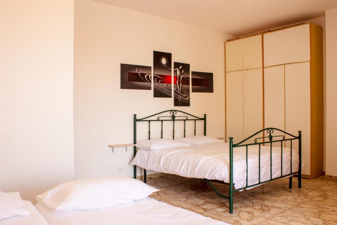 Posto Auto Gratuito Relax A 30 Metri Dal Mare Apartman Riva Ligure Kültér fotó